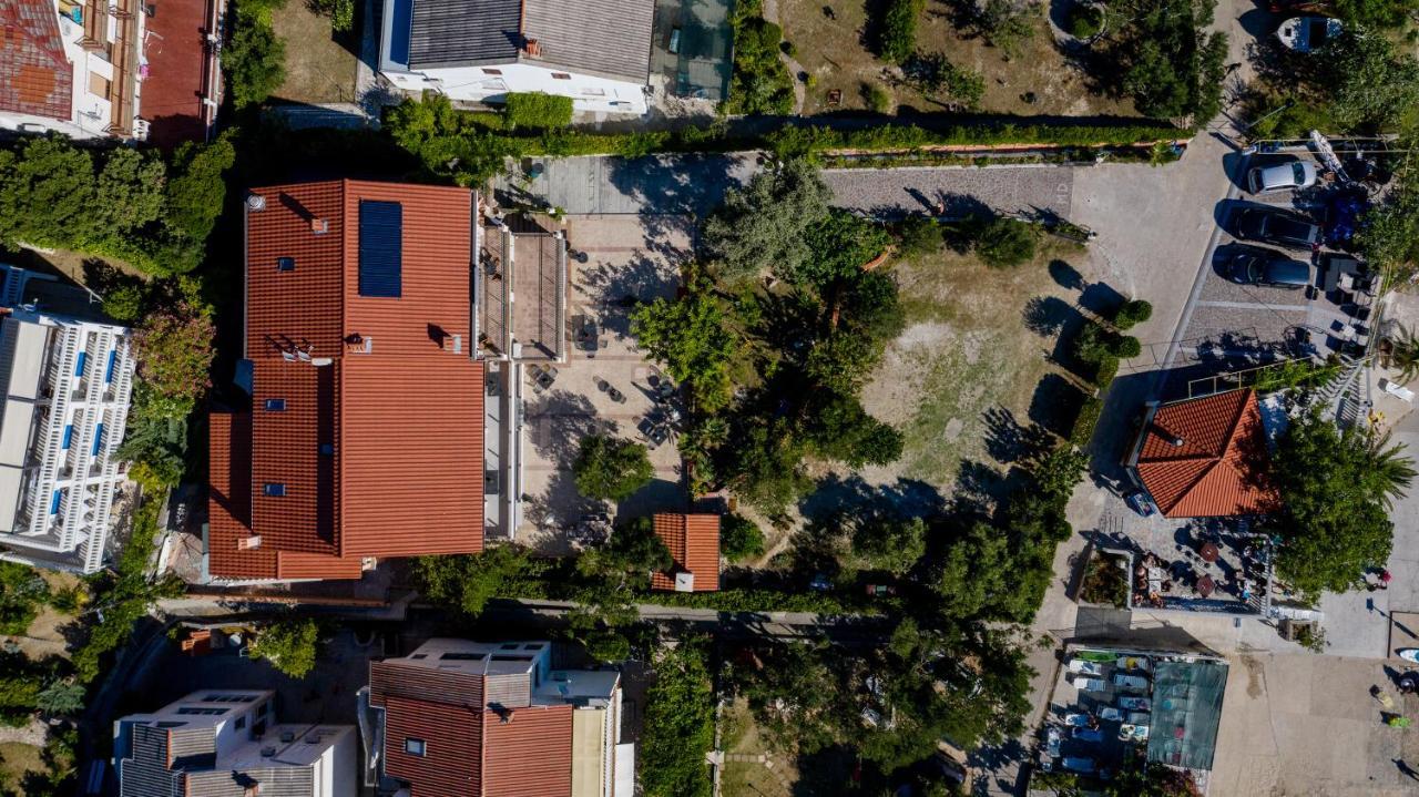 Apartments Vesela Banjol Exterior photo
